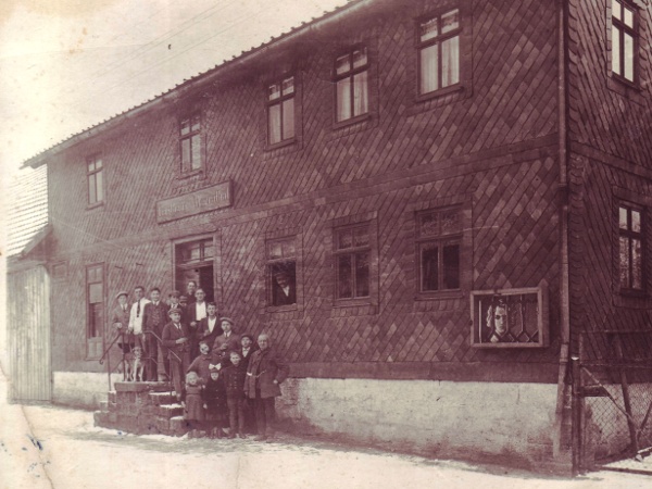 Vorm Gasthaus Zum Werratal; Aufnahme um 1925